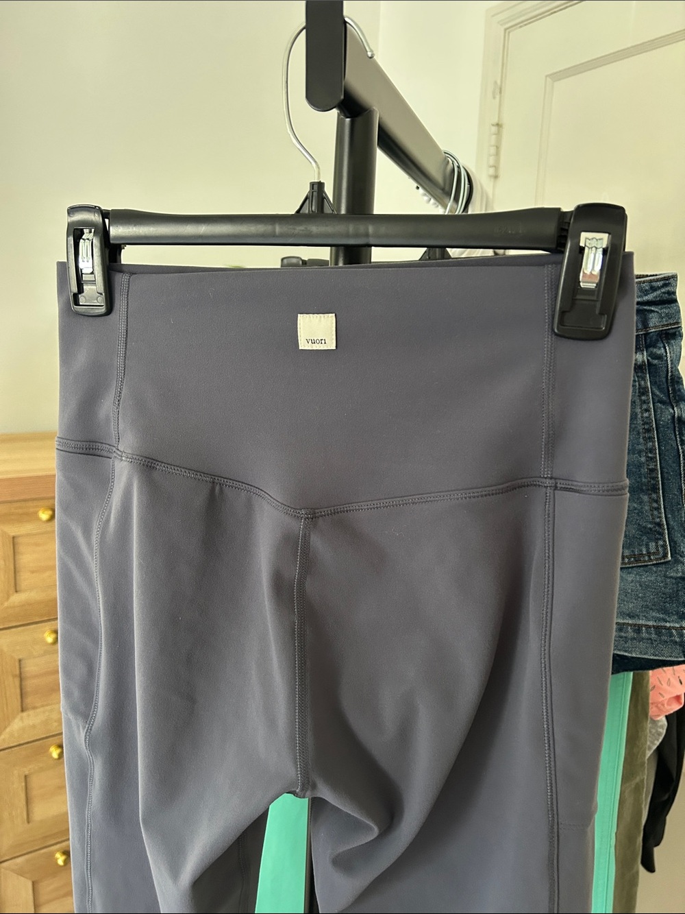 Vuori Leggings. Size small. 25” inseam. Navy. Excellent condition. - Picture 3 of 5